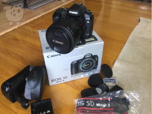 PoulaTo: Canon 5D Mark III with lens / Canon 5D Mark II